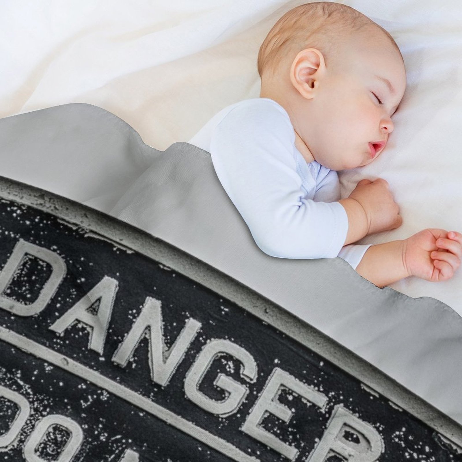 Koc Danger Zone Throw Blanket  – 3D Printing Zone recenzja i cena